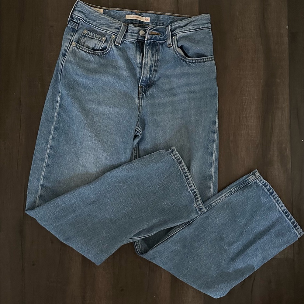 Levi’s Loose Straight Medium Wash Women’s Jeans Size 25